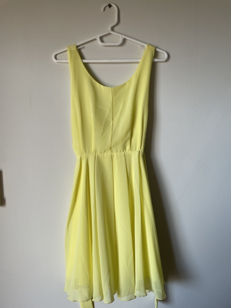Vestido amarillo de gasa