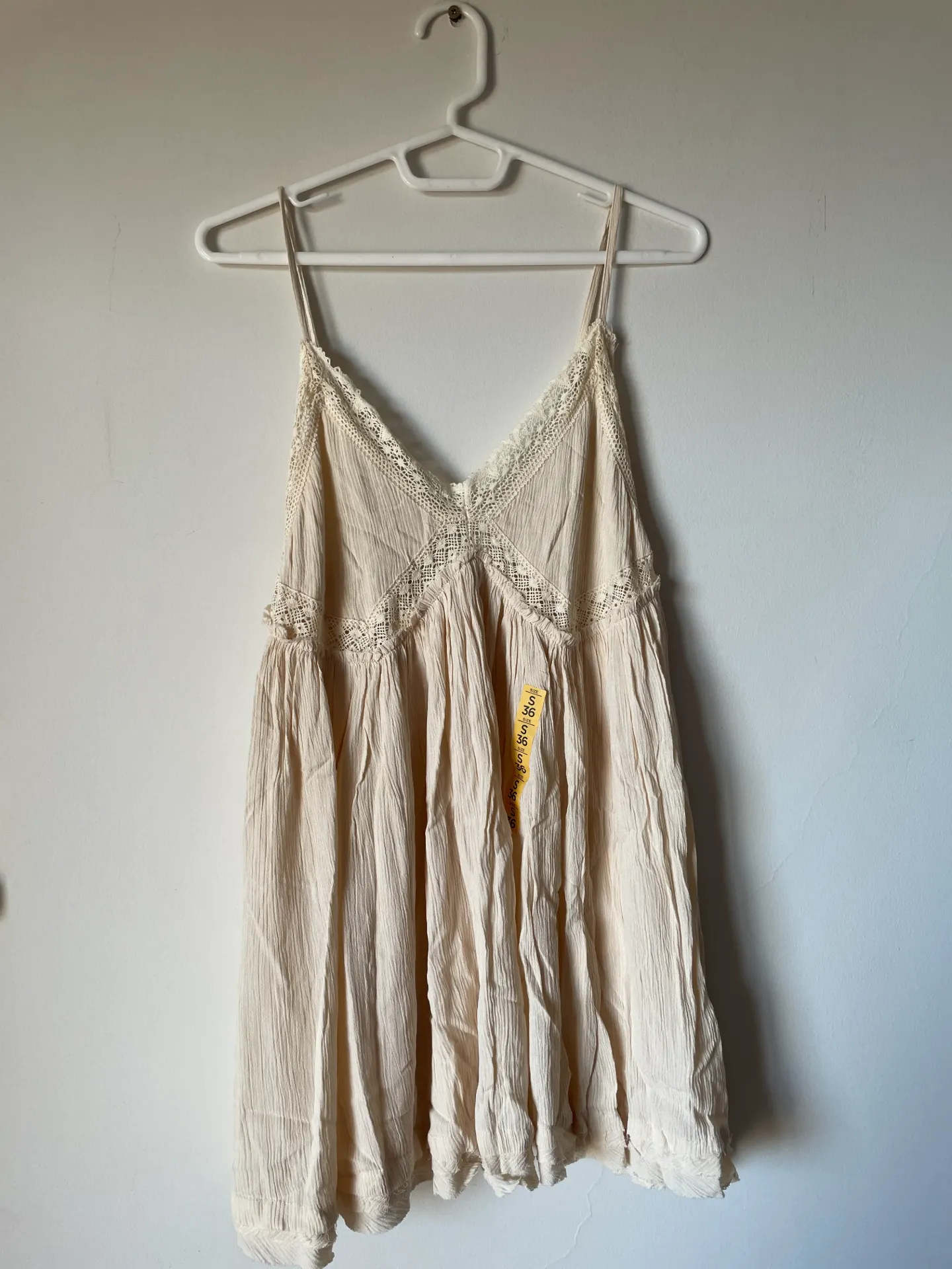 [MODFETIUSA0041] Vestido blanco con botones de nacar