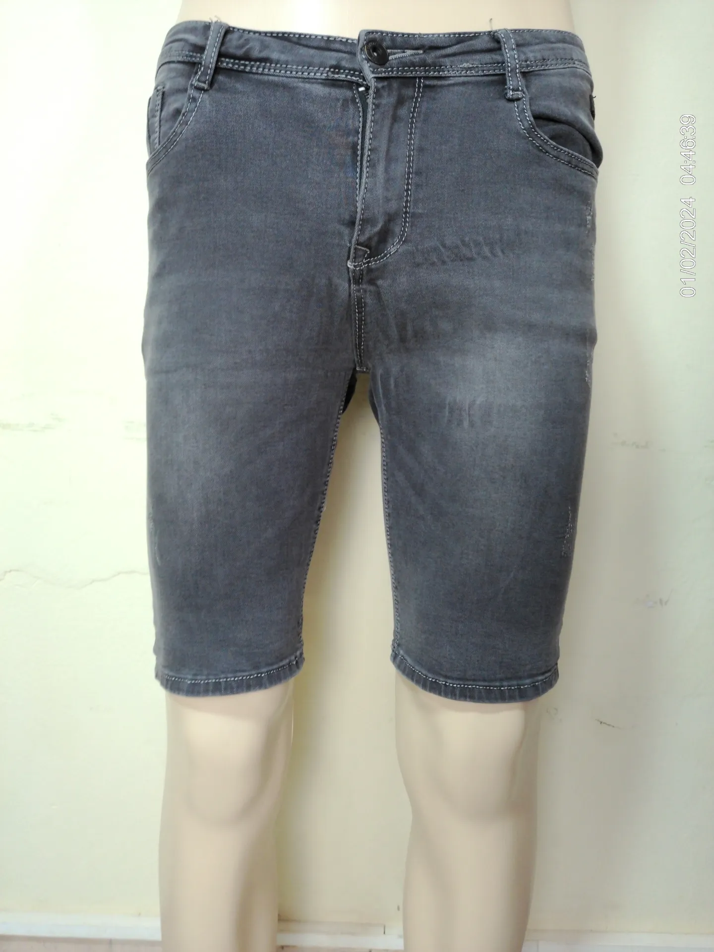 Bermuda jean gris oscuro