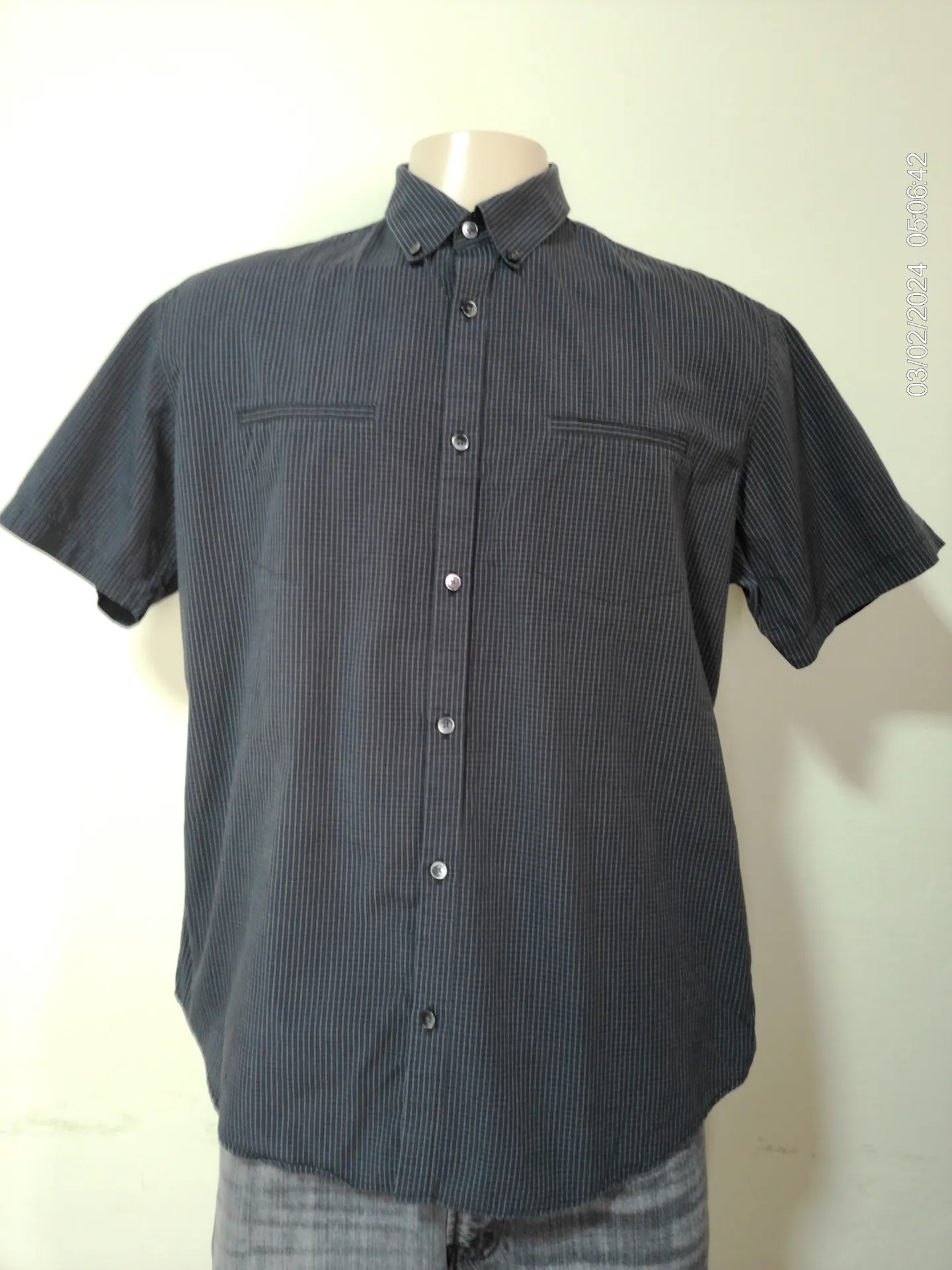 Camisa manga corta a cuadros negra y gris