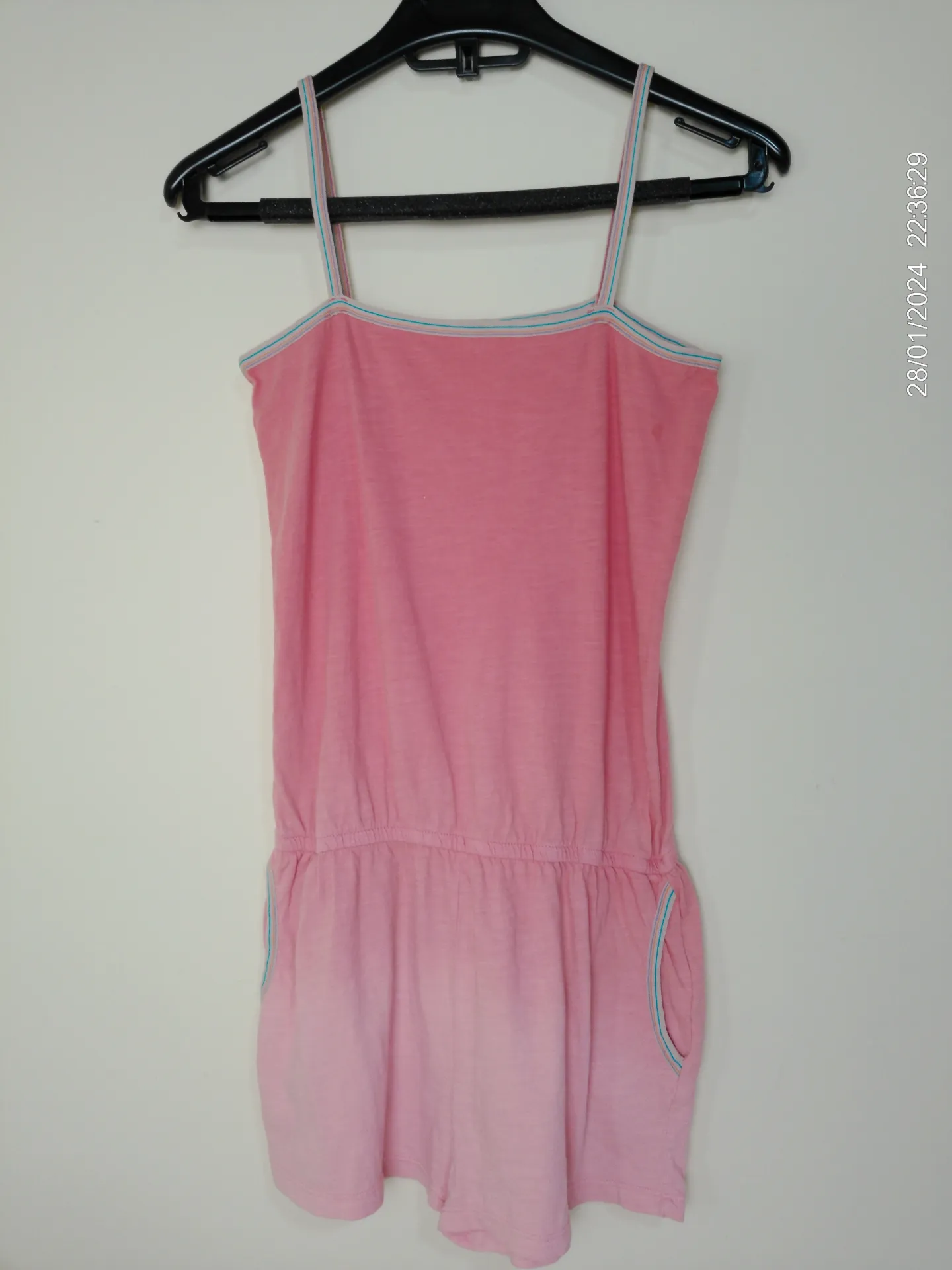 Enterito sin mangas rosa con bolsillos