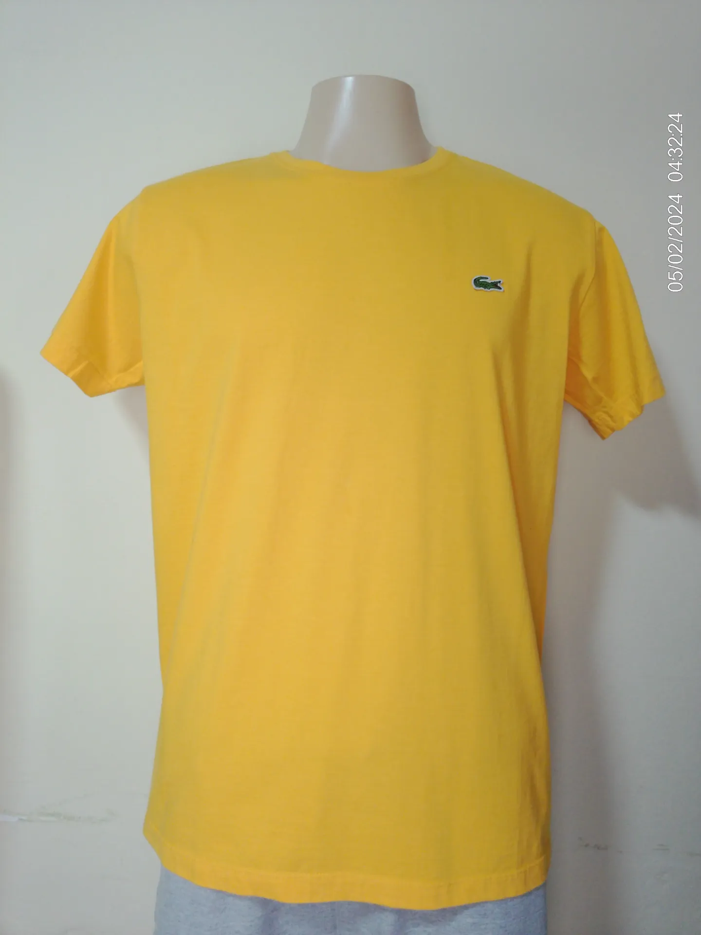 [MODMETIUSA0503] Remera de algodon amarilla