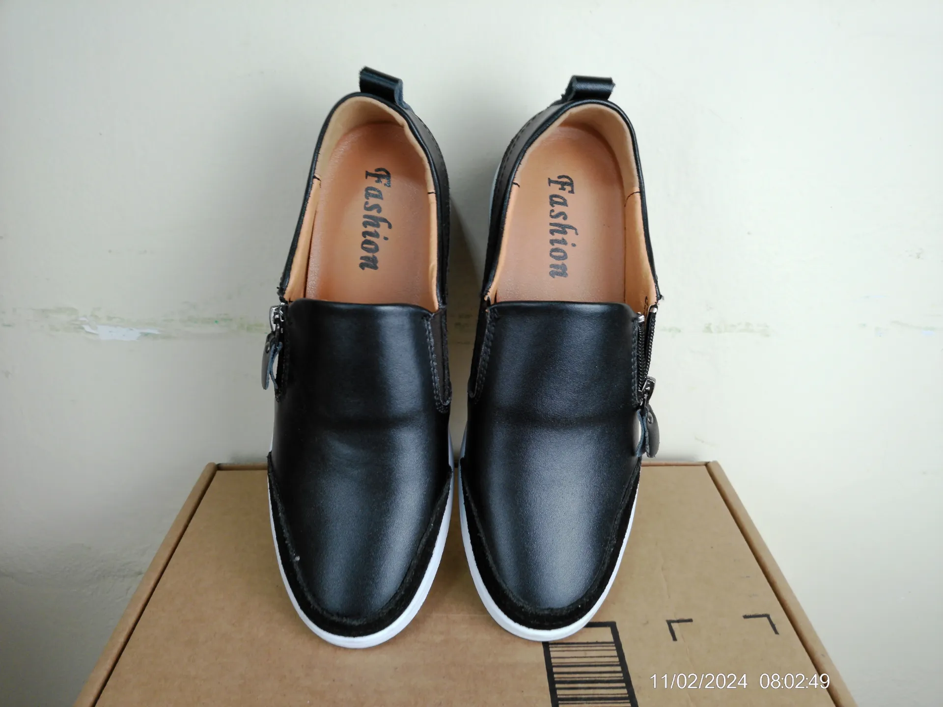 [SHOMETIUSA0575] Zapato negro con cierre nuevo