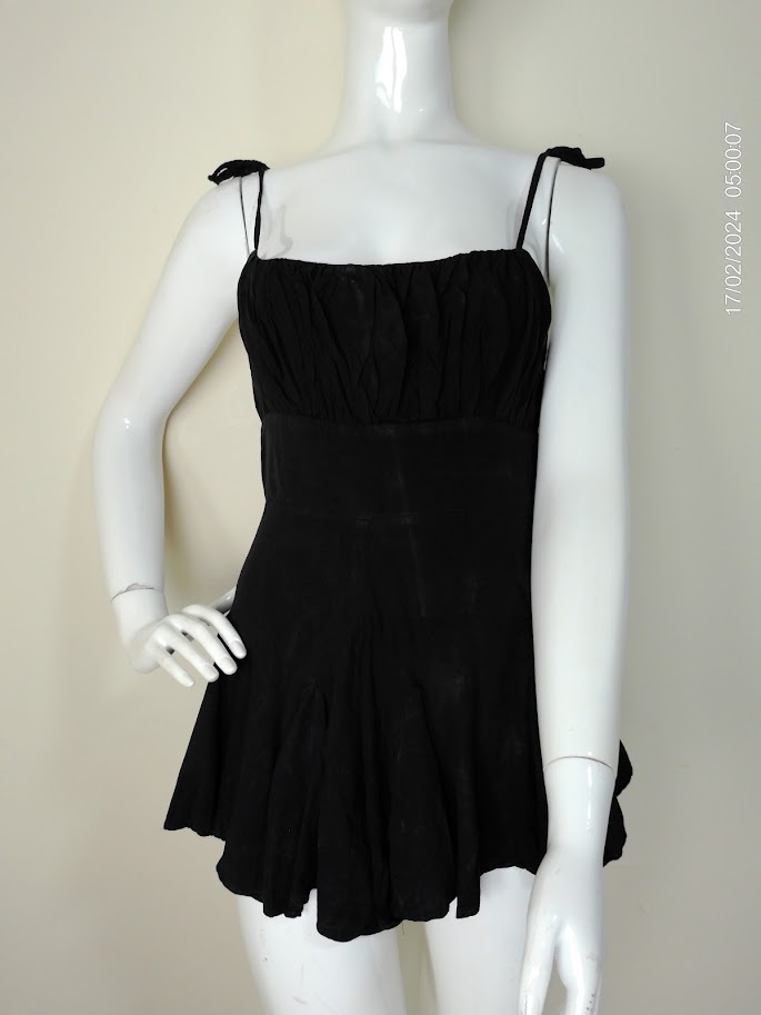 [MODFETIUSA0345] Enterito corto sin manga negro