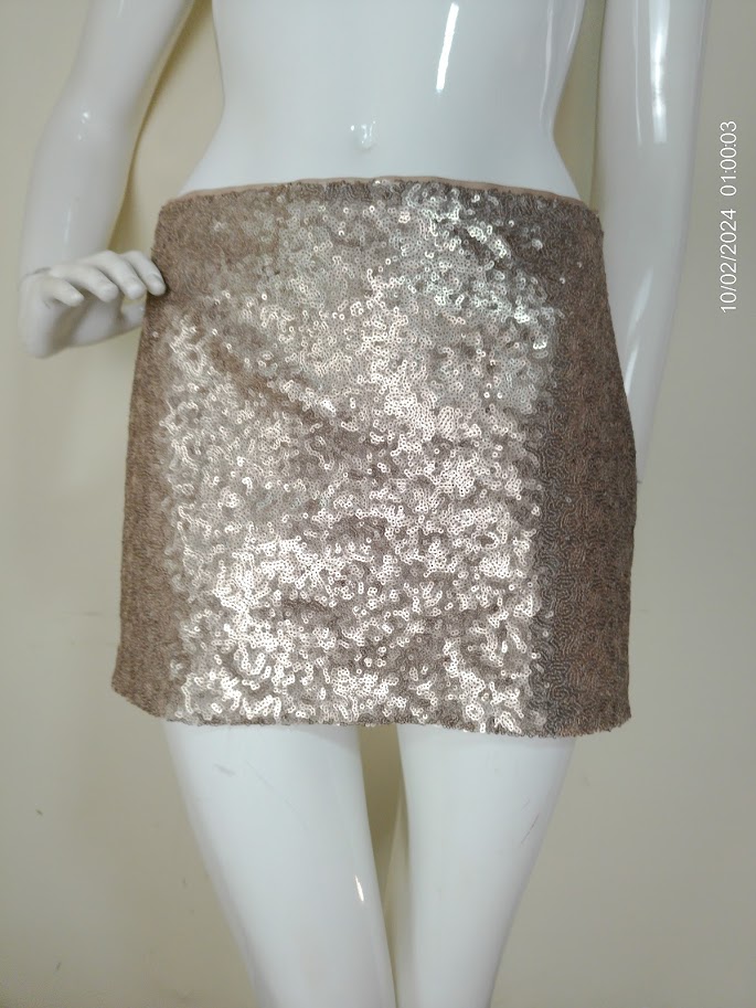 [MODFETIUSA0346] Pollera corta beige con lentejuelas doradas