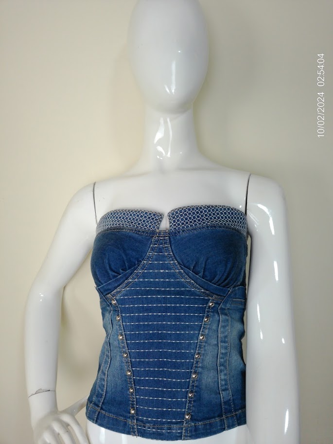 Top tipo corset de jean azul con cierre