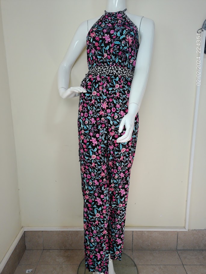 [MODFETIUSA0409] Enterito sin manga negro con estampado floreado