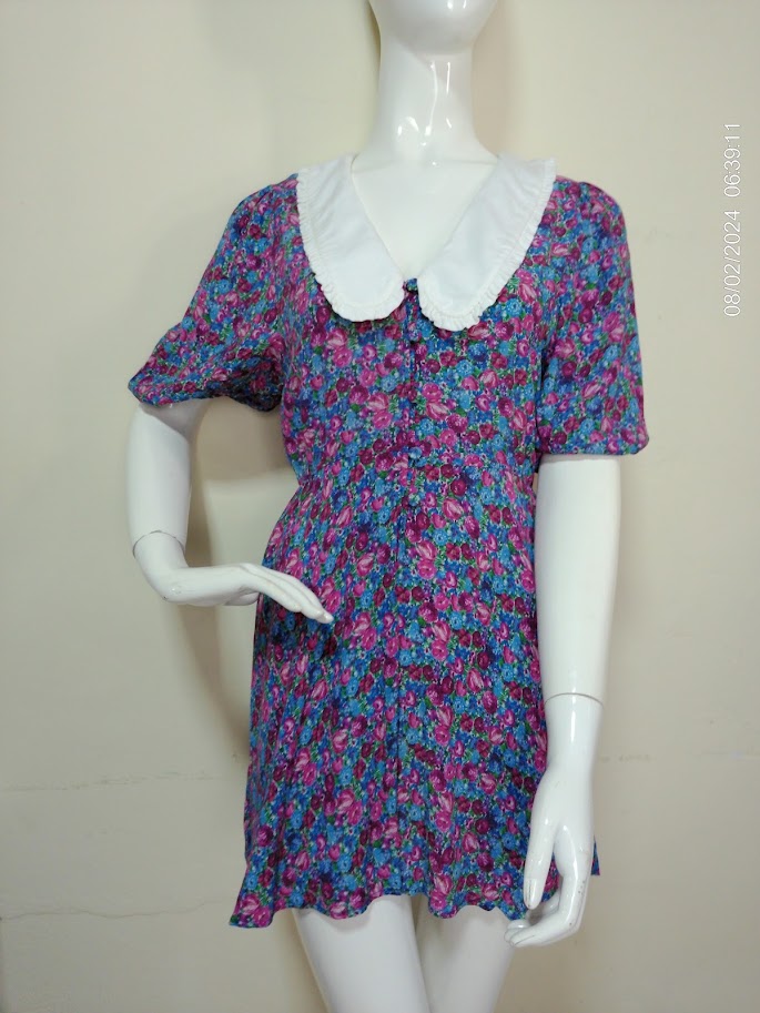 [MODFETIUSA0471] Enterito mc estampado rosa y turquesa con cuello