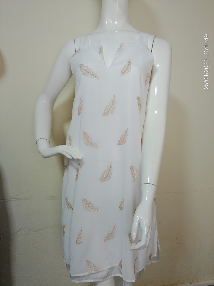 [MODFETIUSA0476] Vestido sm blanco con bordado dorado de hojas