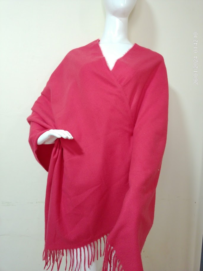 [MODFSMUSA0456] Bufanda roja con flecos