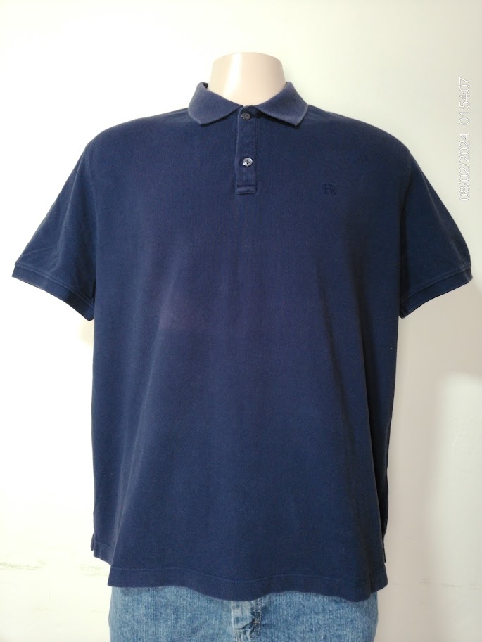 Remera manga corta azul marino con cuello