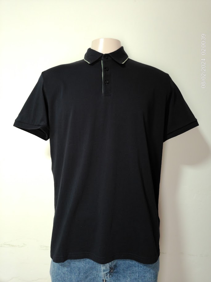 [MODMETIUSA0489] Remera manga corta negra con cuello