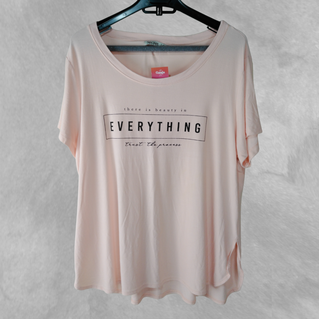 Remera Secret Manga corta Estampada talle G Everything