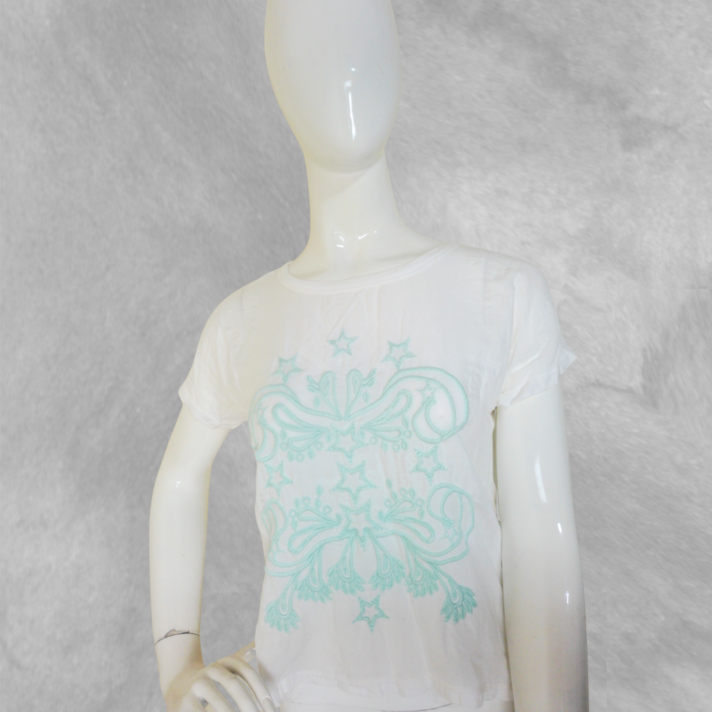 [276] Blusa Wanama Manga corta blanco Bordado talle 42 Estrellas bordadas