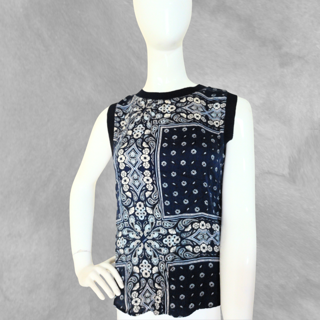[285] Blusa Cher Sin manga negro y azul Estampada talle 2