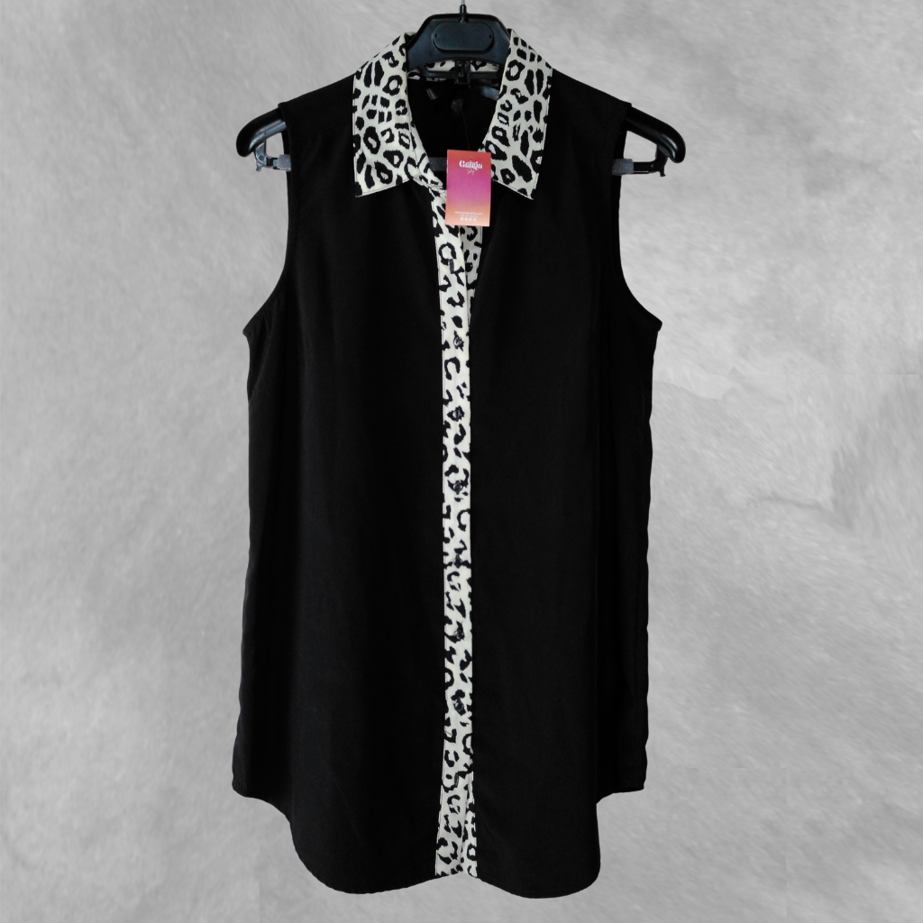 [341] Camisa Sin manga negro Animal print talle S/M Con cuello