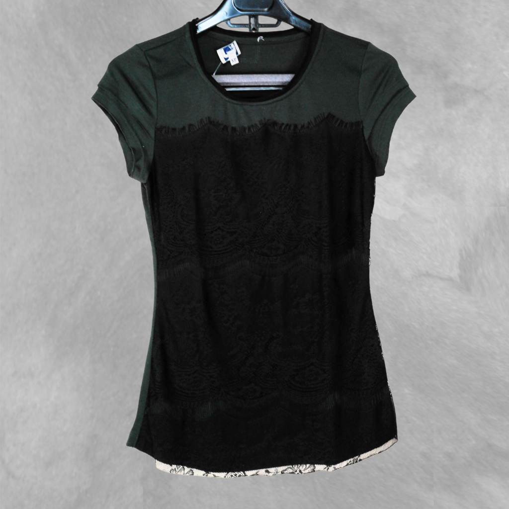 [350] Remera Adolfo Dominguez Manga corta verde y negro Encaje talle XS