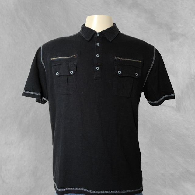 [63] Remera con cuello Cactus negra talle XL con cierre y detalles