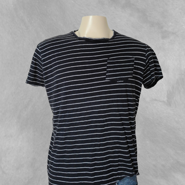 [66] Remera manga corta blanca y negra a rayas talle L