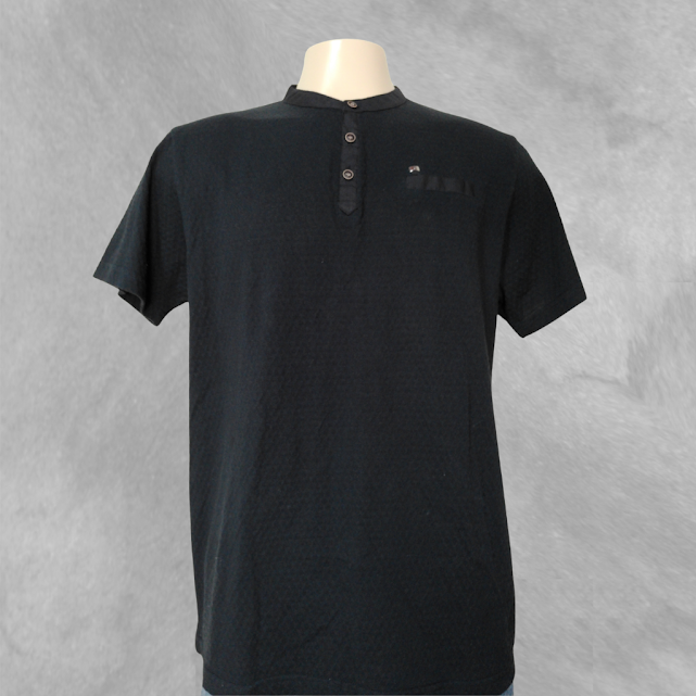 [72] Remera Redsand manga corta negra talle XL