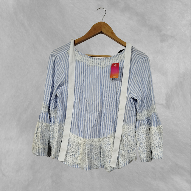 [1681] Blusa Zara con manga celeste y blanco a rayas talle xs tiras en los hombros, encaje