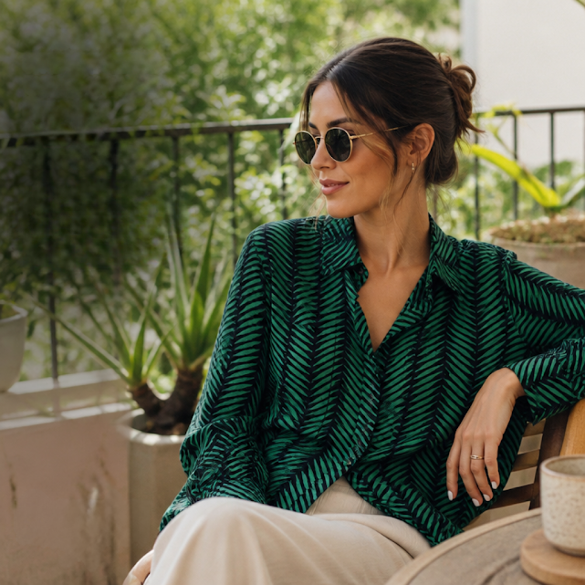 [1705] Camisa MNG manga larga verde y negro Rayada talle XS Con bolsillos