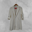 Blazer manga 3/4 blanco Liso talle P Tipo trench. Con botones en las mangas ESKALA