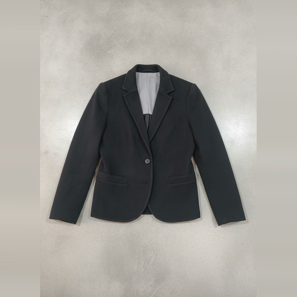 [5068] Blazer Sin marca manga larga neg Liso talle P con 2 botones