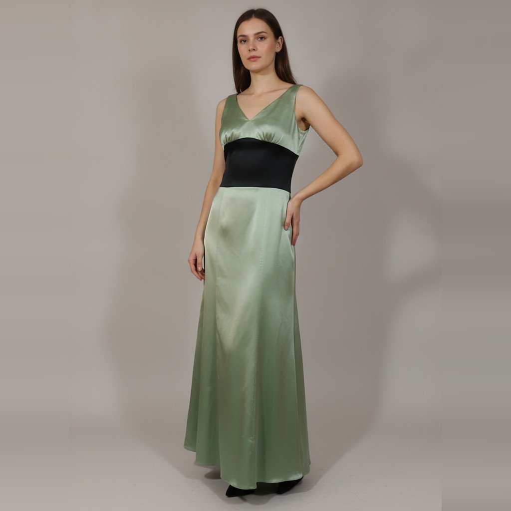 [5074] Vestido Sin marca Largo verde y negro Liso talle G de seda