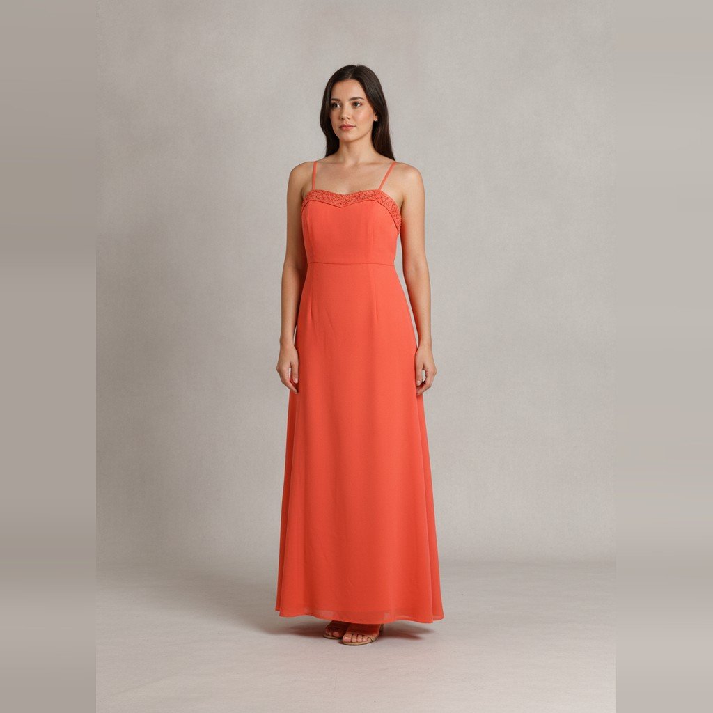 [5154] Vestido Sin marca Largo beige con detalle de pedreria talle P sin manga