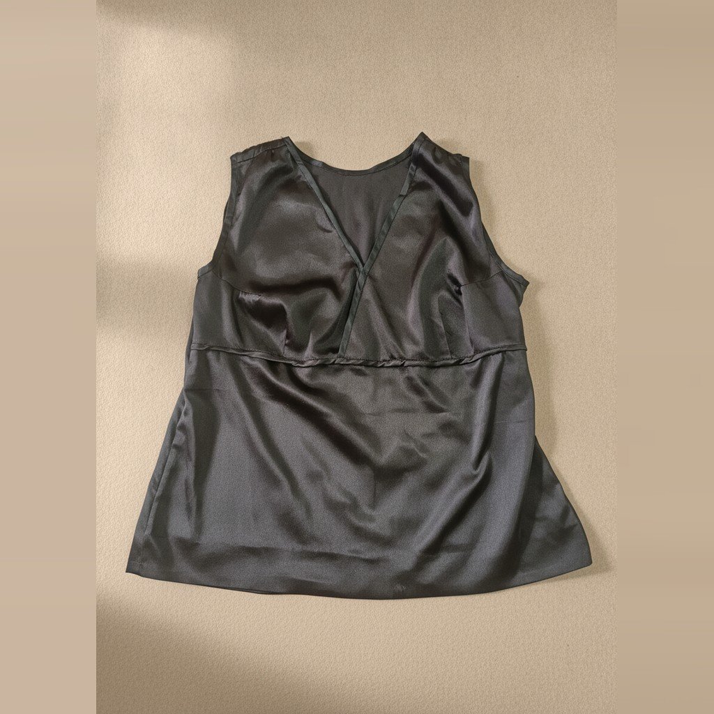 [5146] Blusa Sin marca Sin manga negro talle M corte V