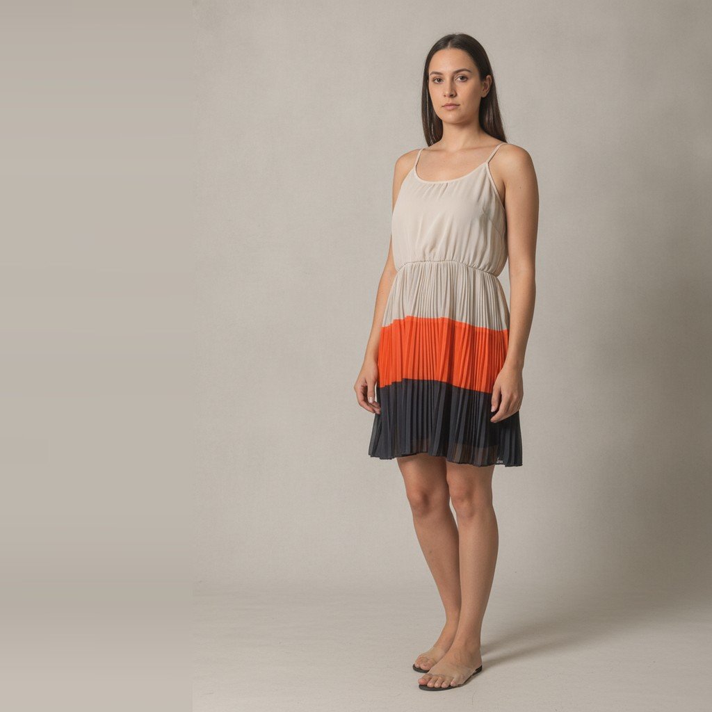 [5151] Vestido Sin marca corto beige y beige con bolados talle P con tirantes