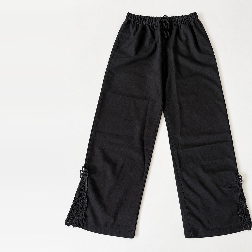 [5112] Pantalón Sin marca Largo negro Liso talle XXL con detalle de bordado