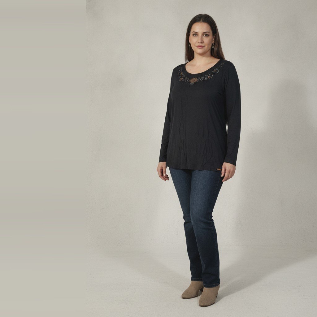 [5095] Blusa Sin marca manga larga negro detalle de brillos talle M