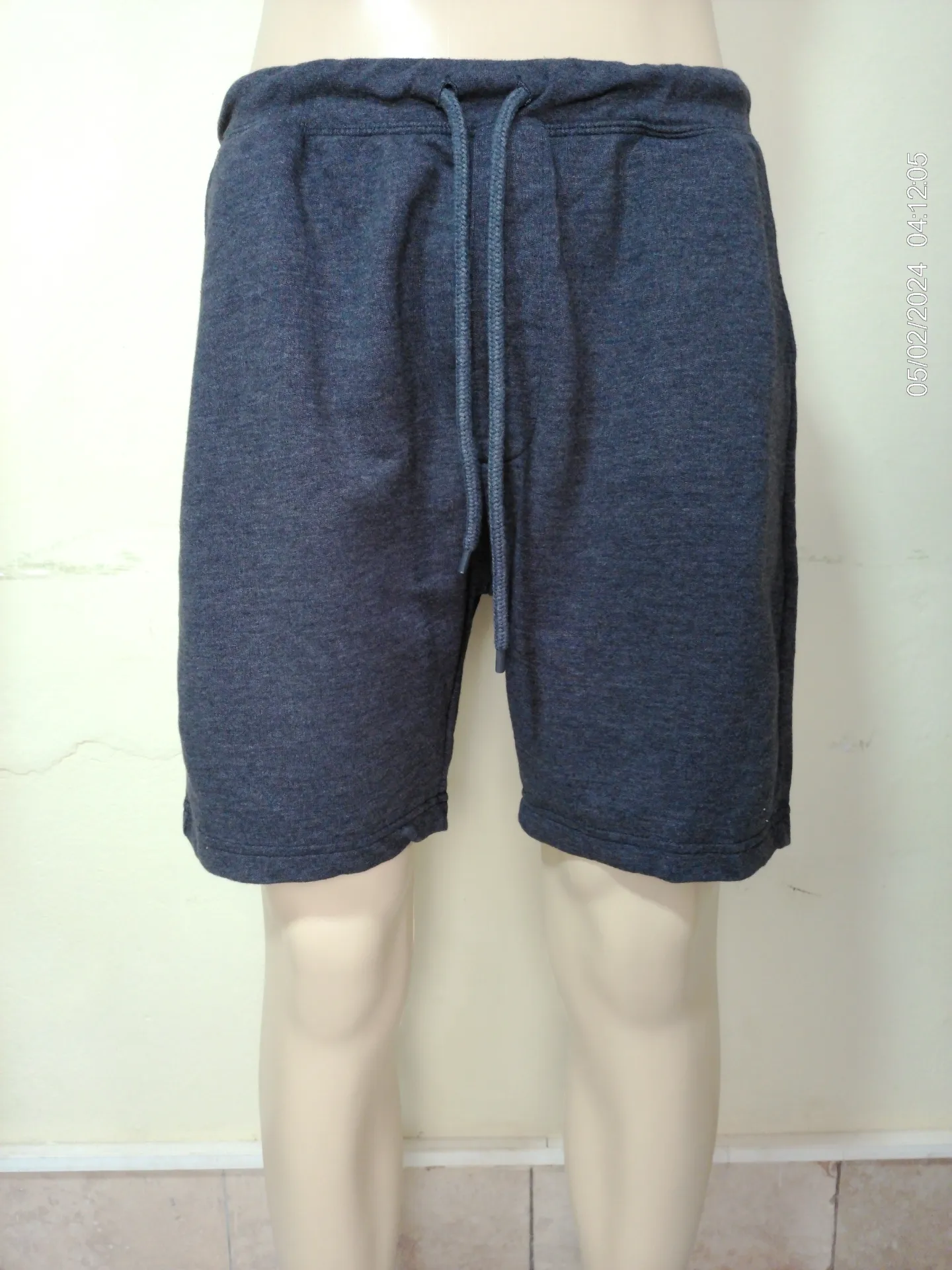 [MODFETIUSA0036] Camisa negra con detalles de sartin