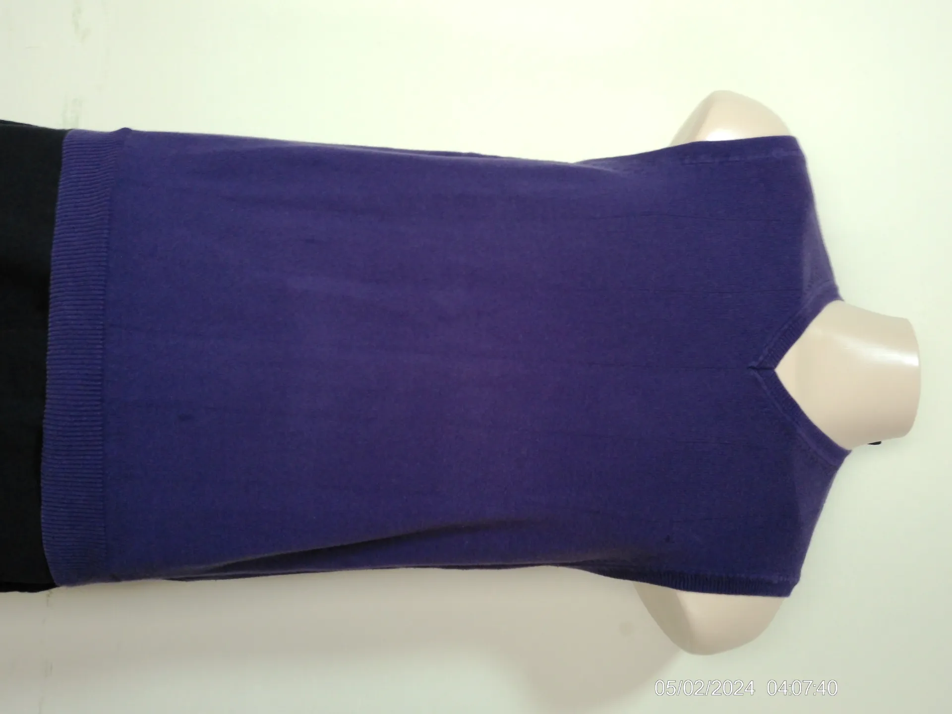 [MODMETIUSA] Chaleco morado con cuello en v