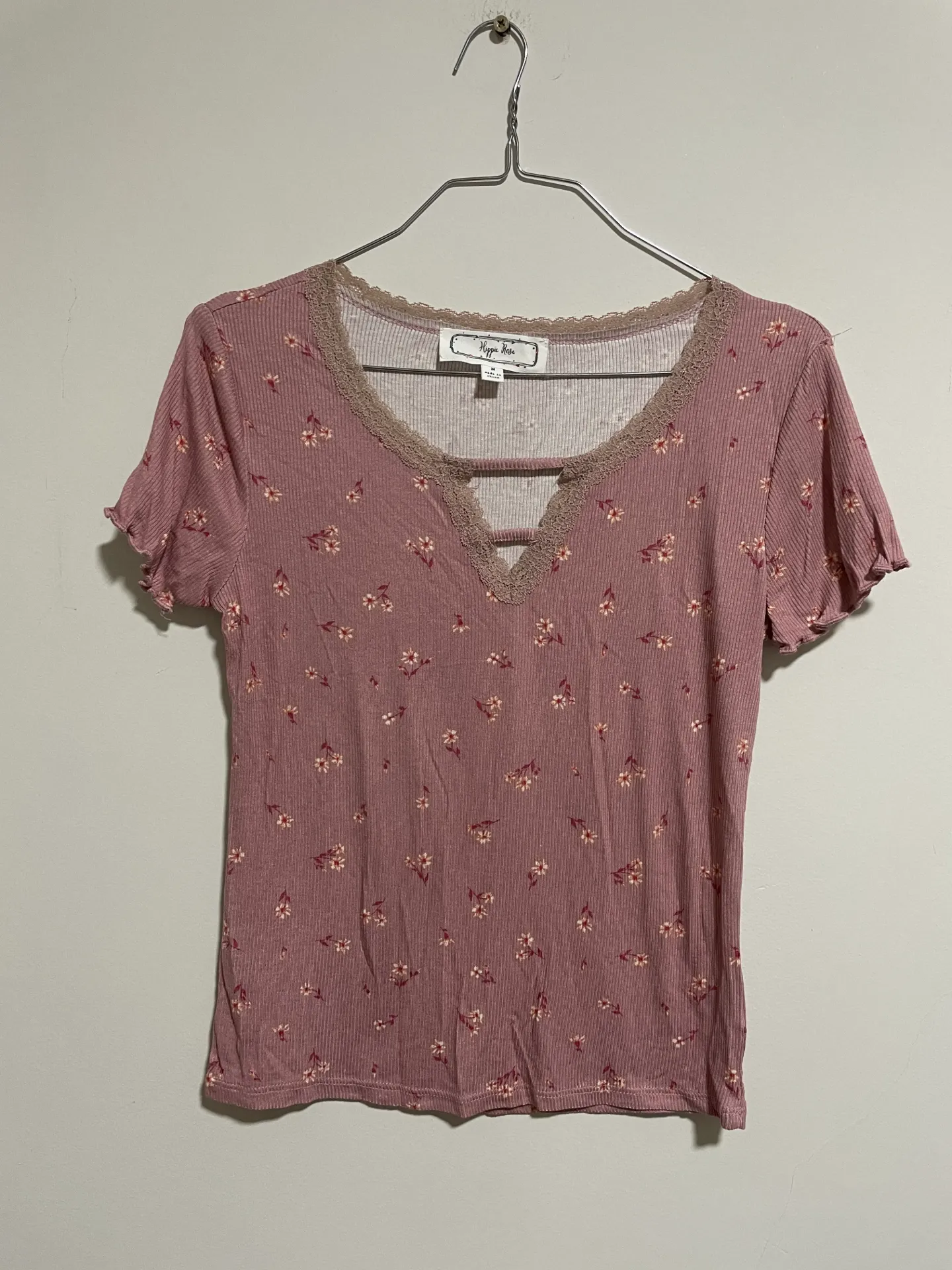 [MODFETIUSA0051] Remera de algodon manga corta rosa floreada