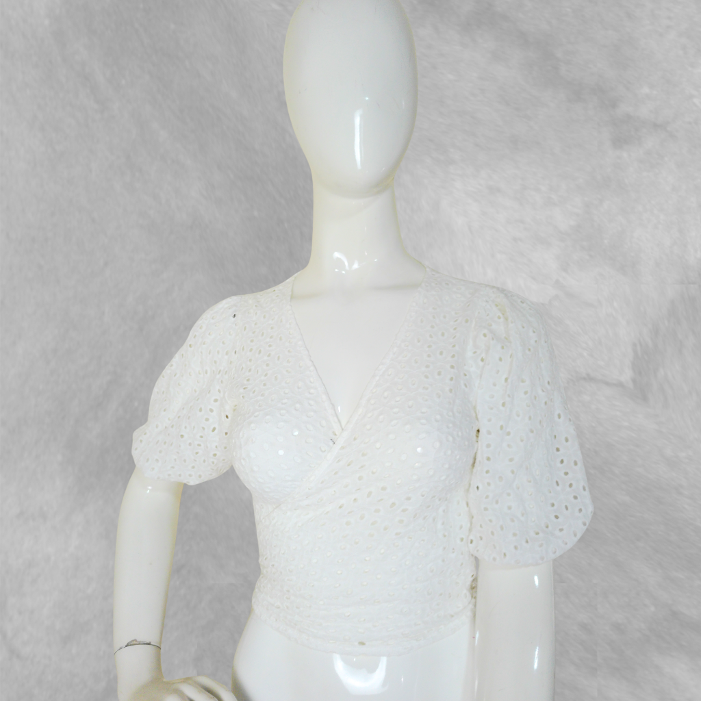 Croptop Sin marca Sin manga blanca talle S Bordado