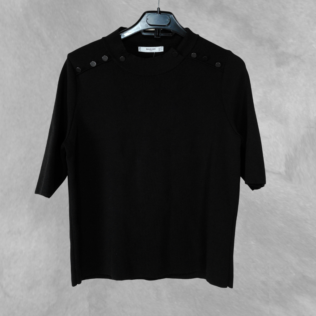 Remera MNG Manga corta negra Tejida talle S Con cuello